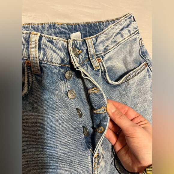 Divided distressed womens jeans - Picture 4 of 4